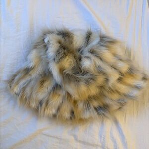 Faux fur bucket hat